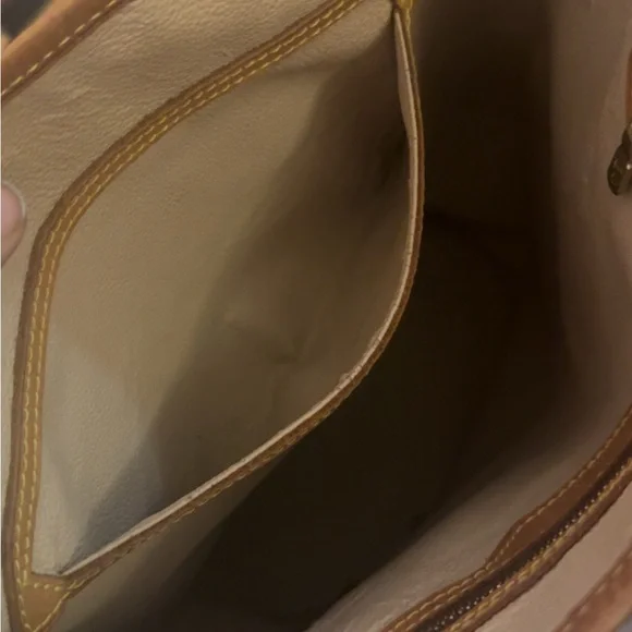 Louis Vuitton Bucket Monogram Shoulder Bag - Picture 10 of 17